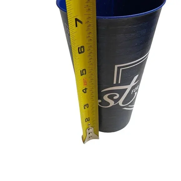 New York Yankees Duffle/Weekend/Gym Bag With Bonus Souvenir “Quest For 28” Cup - Picture 13 of 13